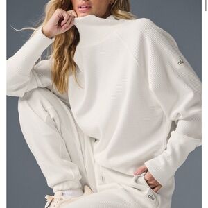 NWT Alo waffle weekend escape top, ivory, XS